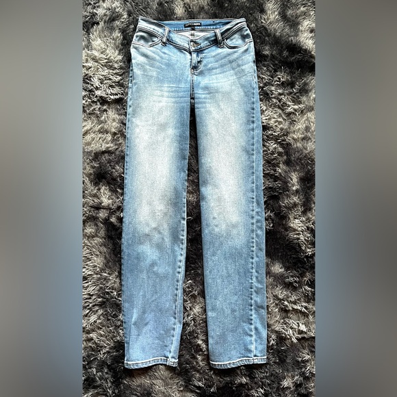 Fashion Nova Straight Leg Mid Rise Medium Blue Wash Size 3 - Picture 2 of 10